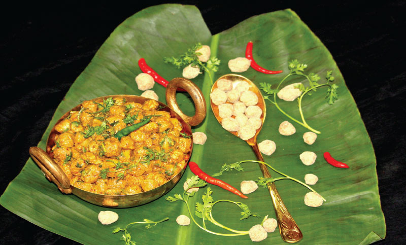 পূজার আহারে বাহারি খাবার